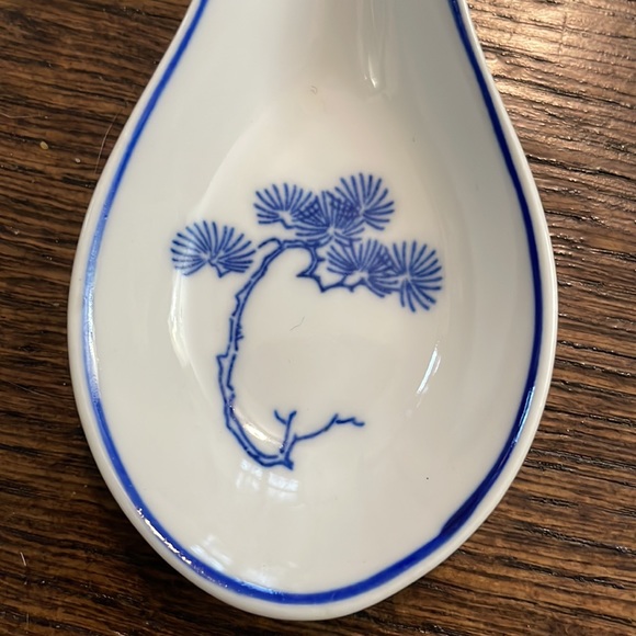 Set of Beautiful Oriental Soup Spoons - Picture 4 of 11